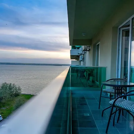 Sunny View By Moonlight Apartment
