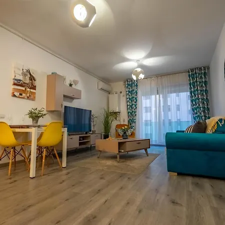 Sunny View By Moonlight Apartment *