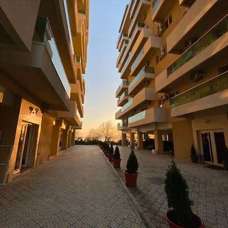 Sunny View By Moonlight Apartment