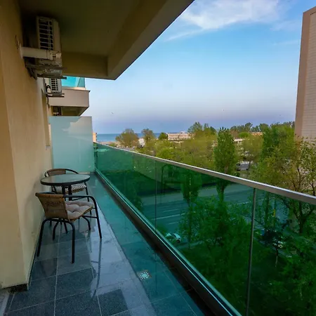 Apartment Sunny View By Moonlight Mamaia